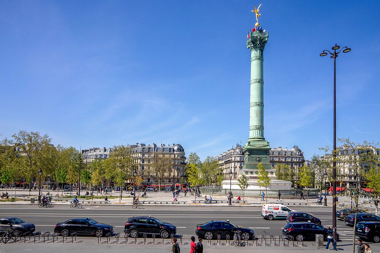 Place de la Bastille Paris 11e - AccesKey serrure connectee