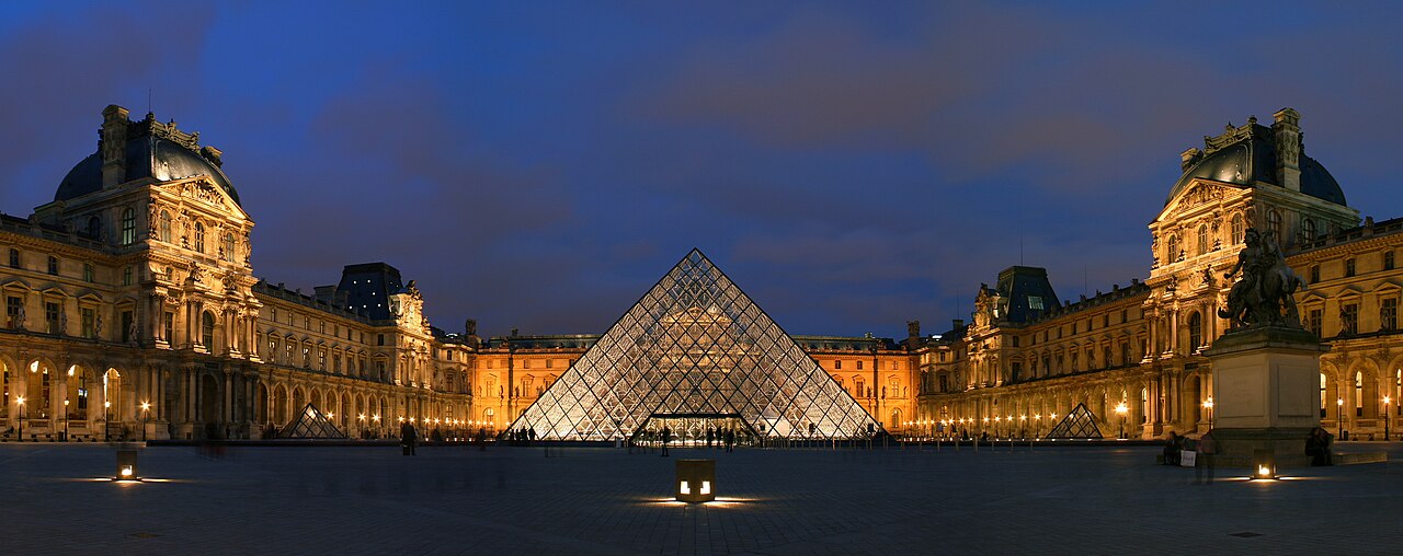 Pyramide du Louvre Paris 1er - AccesKey installateur serrure connectee